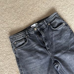 Super cute never worn Zara jeans Sise US6 EUR38